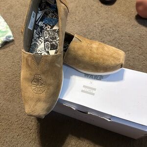 TOMS Tan Star Wars Slip-On Loafers